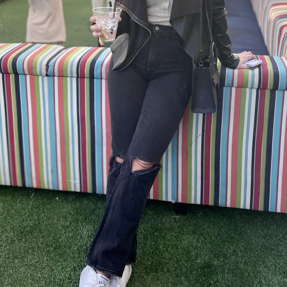 A&F Ultra High Rise 90s Straight Jeans - Picture 3 of 5